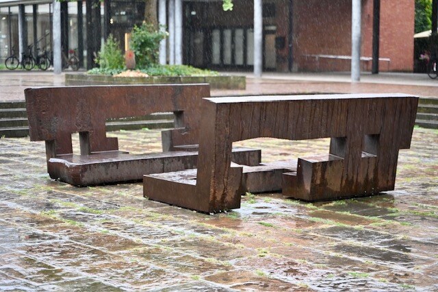 Skulptur zum Thema miteinander reden in Münster